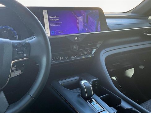 Used 2023 Toyota Crown XLE image 6