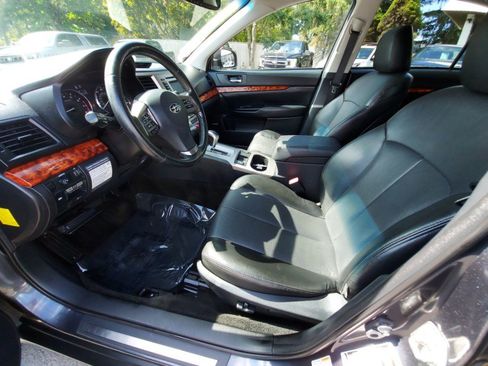 Used 2012 Subaru Outback 2.5i Limited w/ Moonroof Pkg AWD/4WD image 7