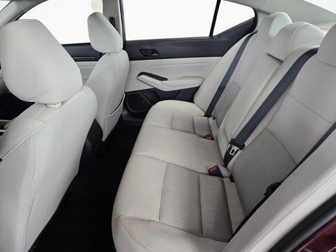 Used 2025 Nissan Altima 2.5 SV FWD image 35