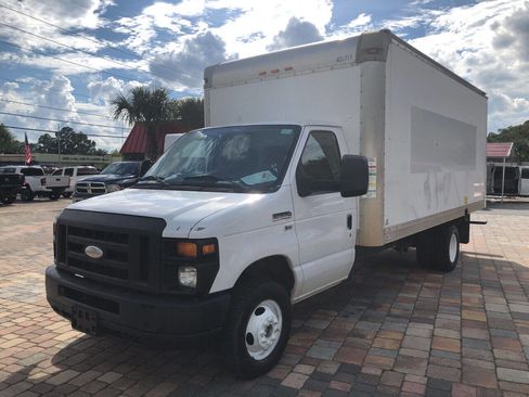 Used 2014 Ford E-350 and Econoline 350 Super Duty image 2