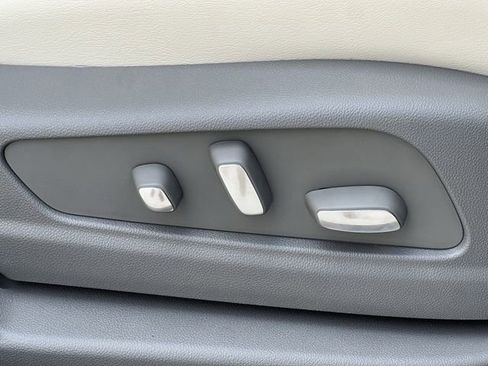 New 2025 Cadillac XT5 Premium Luxury image 22