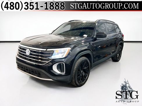 Used 2024 Volkswagen Atlas SE w/ Panoramic Sunroof Package FWD image 1