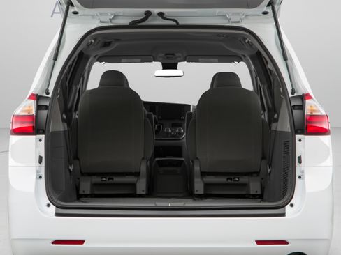 Used 2020 Toyota Sienna LE FWD image 31