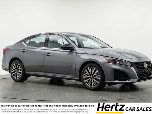Used 2025 Nissan Altima 2.5 SV FWD image 1