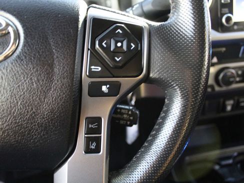 Used 2021 Toyota Tacoma SR5 AWD/4WD image 17