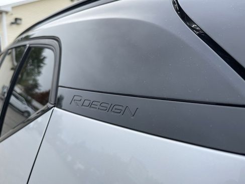 Used 2019 Volvo XC40 T5 R-Design image 12