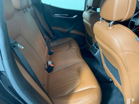 Used 2021 Maserati Ghibli RWD image 12