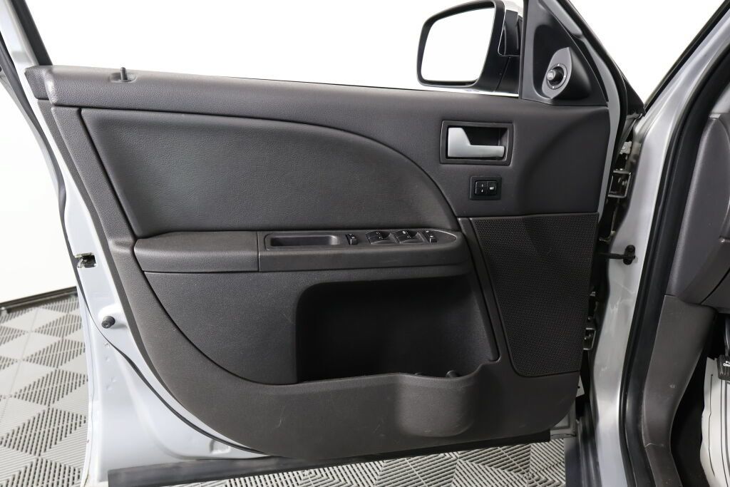 Used 2005 Ford Five Hundred Limited AWD/4WD image 12