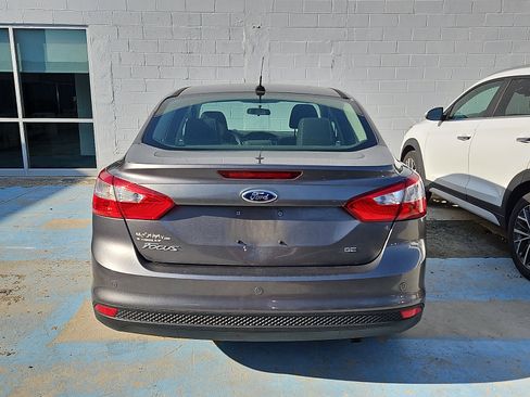 Used 2014 Ford Focus SE image 6