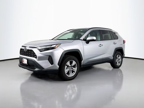 Certified 2025 Toyota RAV4 XLE AWD/4WD image 3