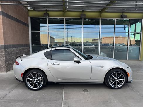 Used 2023 MAZDA MX-5 Miata Grand Touring w/ Appearance Package image 9
