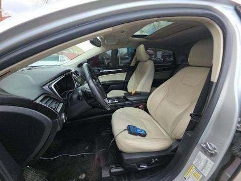 Used 2018 Ford Fusion Titanium image 5