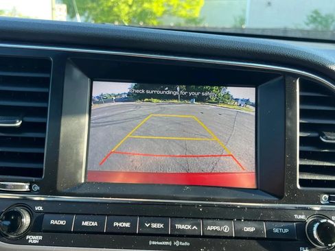 Used 2018 Hyundai Elantra SEL FWD image 25