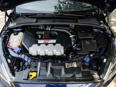 Used 2016 Ford Focus ST FWD image 28