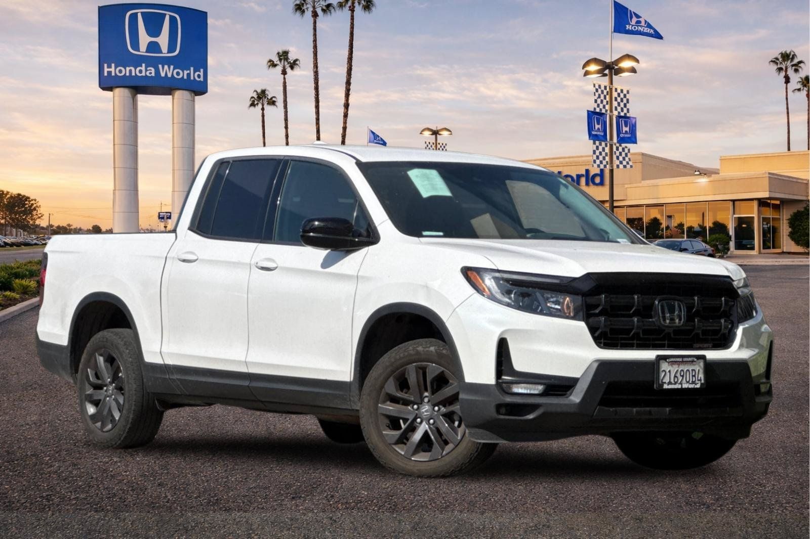 Used 2024 Honda Ridgeline Sport image 2