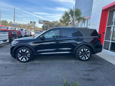 Used 2025 Ford Explorer Platinum w/ LUX Leather Package image 8