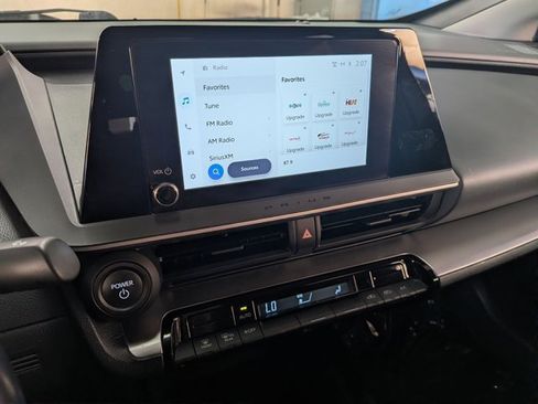 Used 2023 Toyota Prius LE FWD image 18