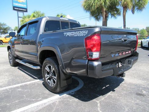 Used 2016 Toyota Tacoma TRD Sport w/ Towing Package AWD/4WD image 7