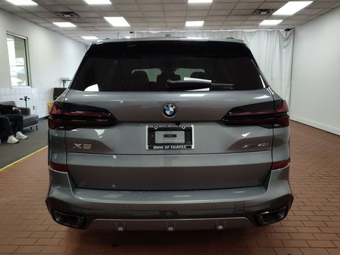 Used 2026 BMW X5 xDrive40i w/ M Sport Package AWD/4WD image 9