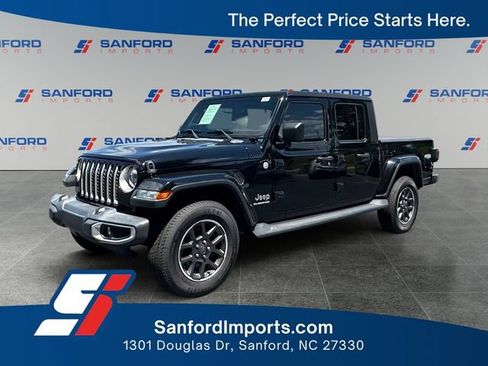 Used 2021 Jeep Gladiator Overland w/ Popular Equipment Package AWD/4WD image 1