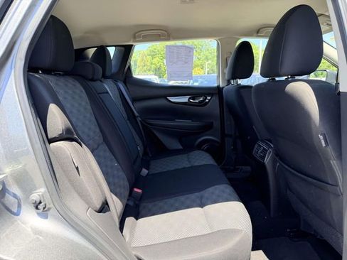 Used 2022 Nissan Rogue Sport SV FWD image 11