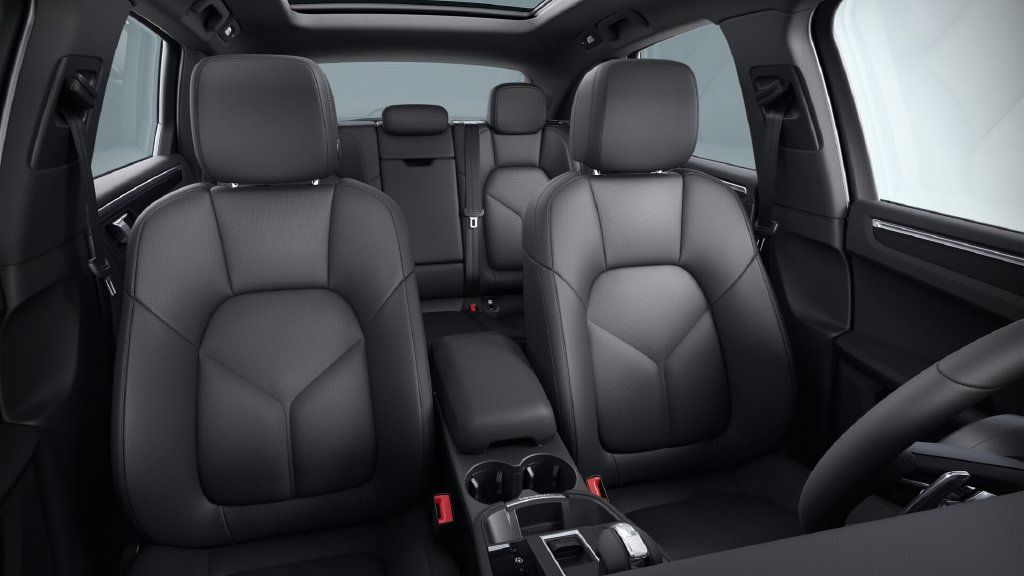 Certified 2023 Porsche Macan AWD/4WD image 11