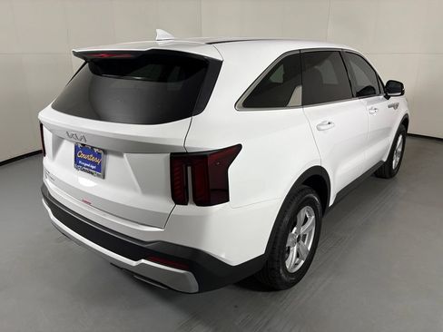 New 2026 Kia Sorento LX FWD image 8
