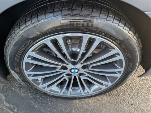 Used 2018 BMW 530i xDrive image 9