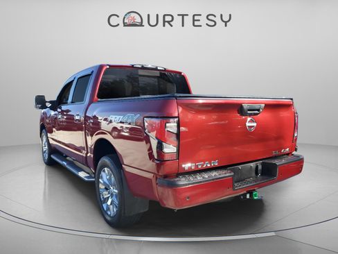Used 2020 Nissan Titan SL w/ Moonroof Package image 3