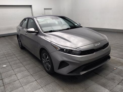 Used 2024 Kia Forte LXS w/ LXS Technology Package FWD image 13