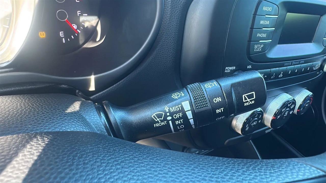 Used 2015 Kia Soul FWD image 44