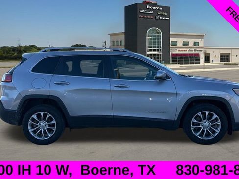 Used 2020 Jeep Cherokee Latitude Plus FWD image 2