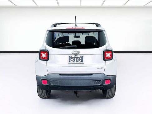 Used 2015 Jeep Renegade Latitude image 5