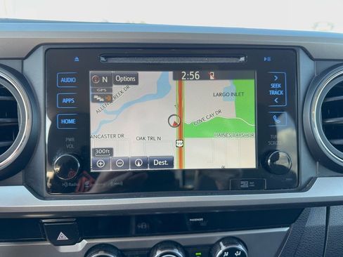 Used 2017 Toyota Tacoma SR5 image 19