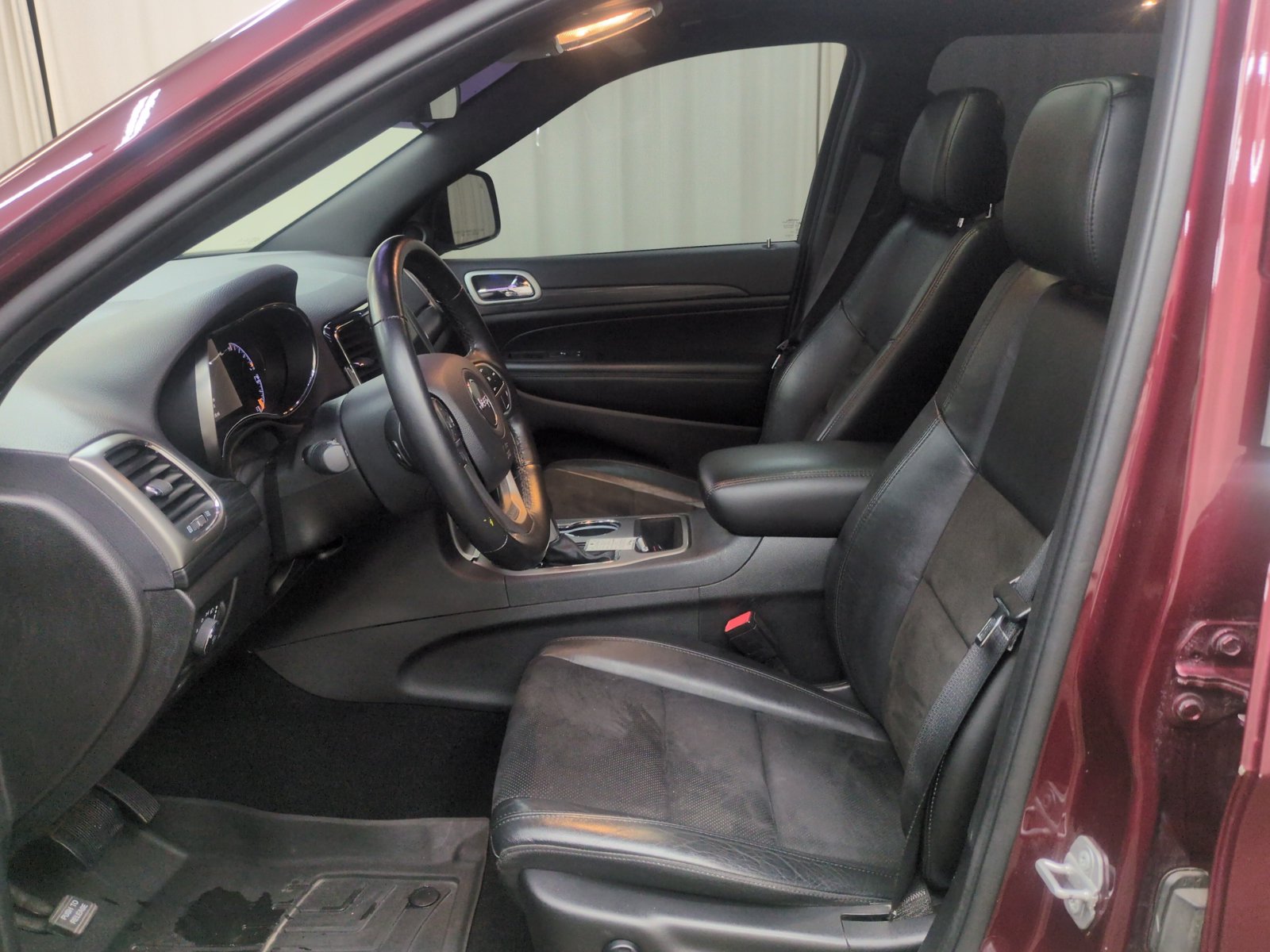 Used 2021 Jeep Grand Cherokee Laredo X AWD/4WD image 13