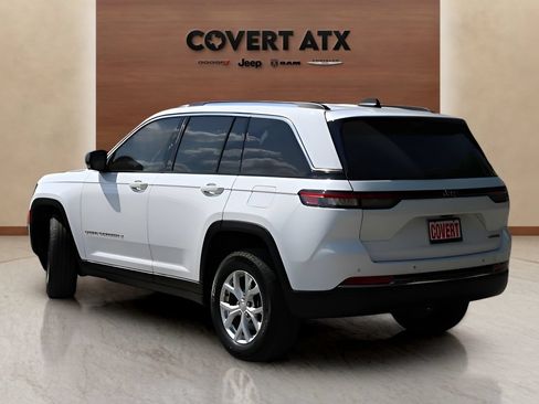 Used 2023 Jeep Grand Cherokee Limited w/ Luxury Tech Group II RWD image 3
