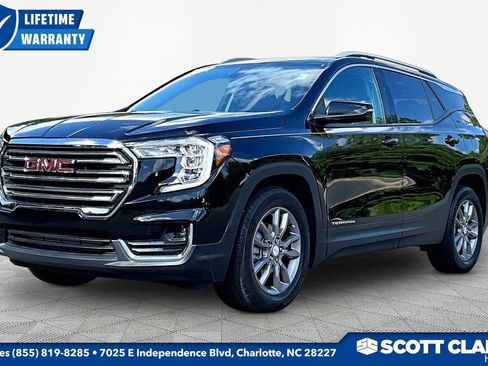 Used 2023 GMC Terrain SLT w/ LPO, Floor Liner Package FWD image 3