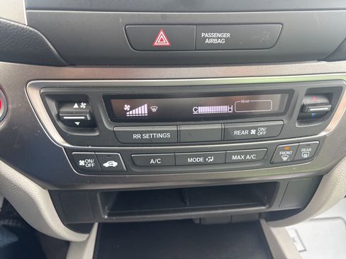 Used 2019 Honda Pilot LX image 29