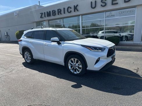 Used 2023 Toyota Highlander Limited AWD/4WD image 1