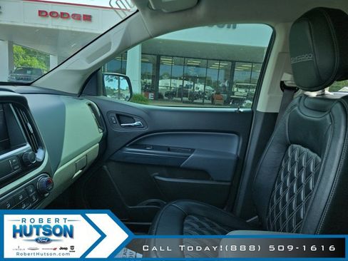 Used 2022 Chevrolet Colorado Z71 w/ Safety Package AWD/4WD image 17