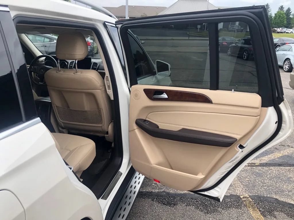 Used 2018 Mercedes-Benz GLS 450 4MATIC image 24