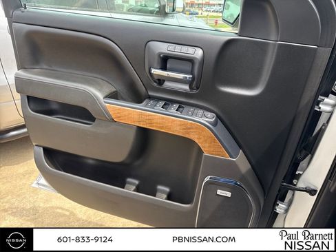 Used 2018 Chevrolet Silverado 1500 LTZ w/ Sport Package AWD/4WD image 14