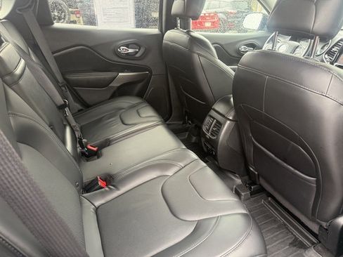 Used 2019 Jeep Cherokee Limited AWD/4WD image 42