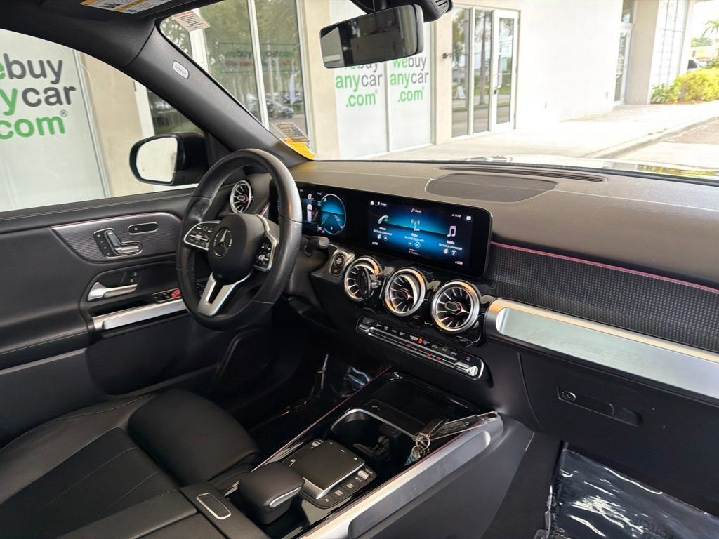 Used 2022 Mercedes-Benz GLB 250 image 25
