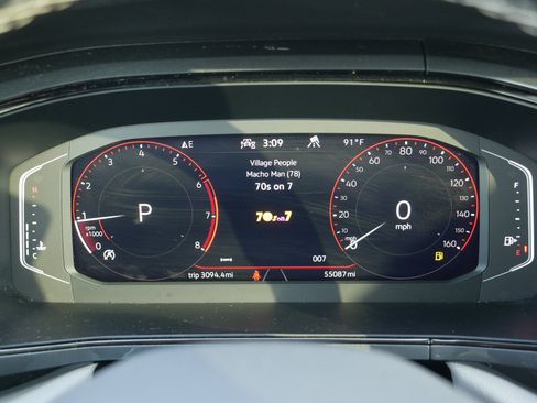 Used 2023 Volkswagen Taos SEL image 21