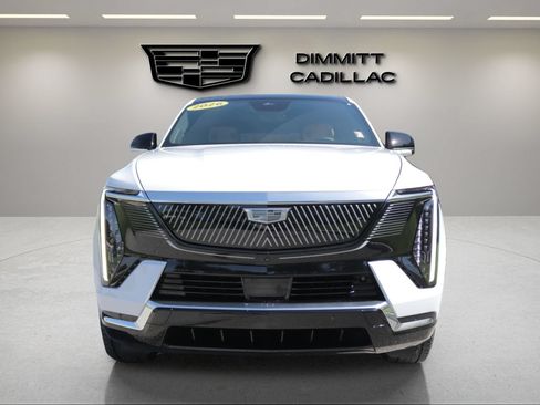 Certified 2026 Cadillac Escalade IQ Luxury 2 w/ LPO, Radiant Package AWD/4WD image 2