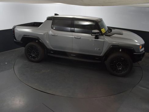 New 2025 GMC Hummer EV 2X image 40