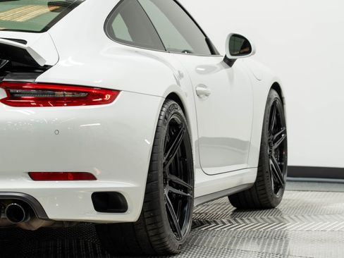 Used 2018 Porsche 911 Carrera 4S AWD/4WD image 20