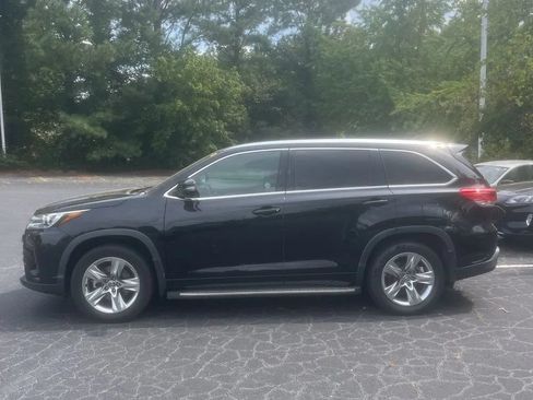Used 2018 Toyota Highlander Limited AWD/4WD image 3