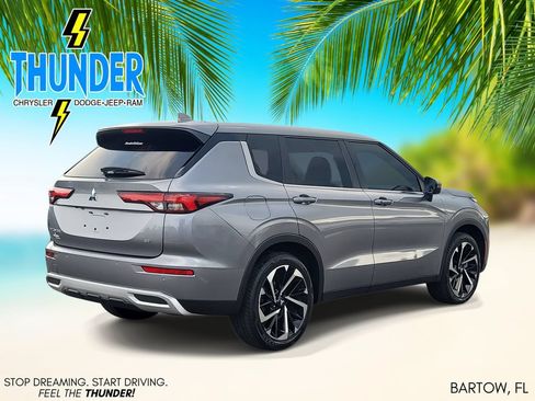 Used 2024 Mitsubishi Outlander SE FWD image 4